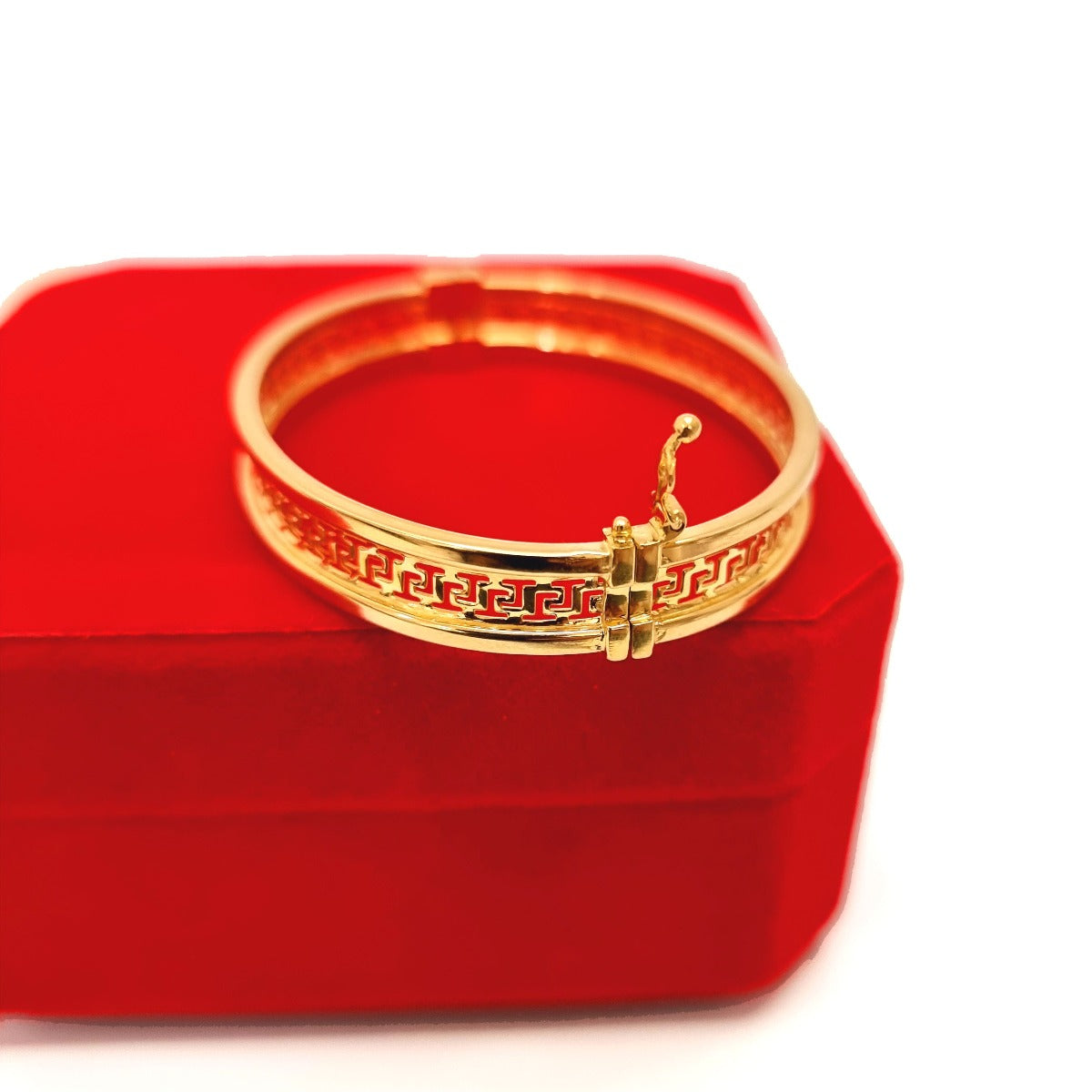 18K Pure Gold Elegant Design Bangle