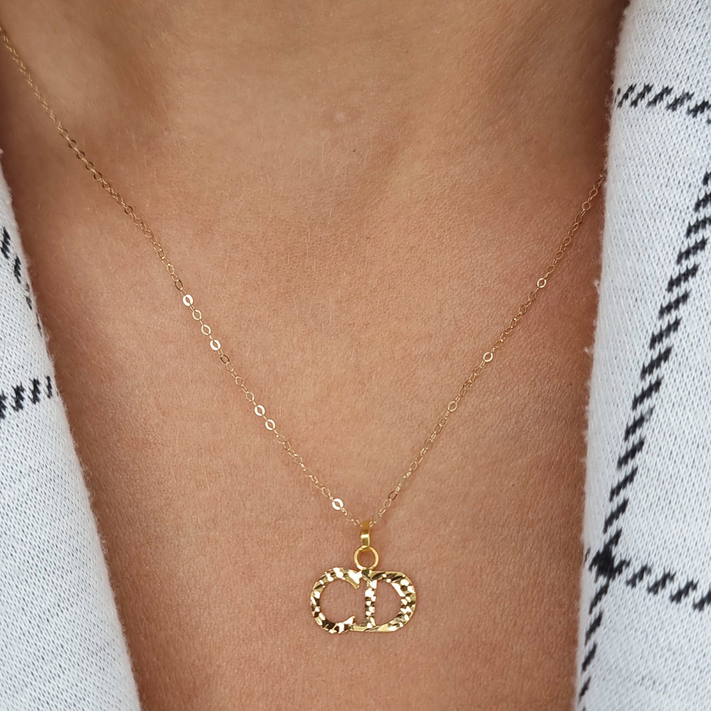 18K Pure Gold Fine Elegant Necklace