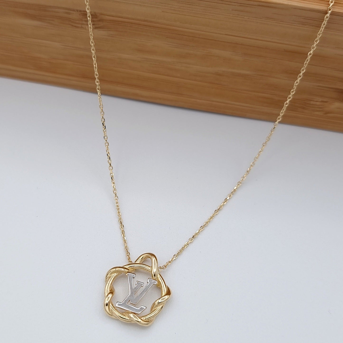 18K Pure Gold Elegant L.V Necklace