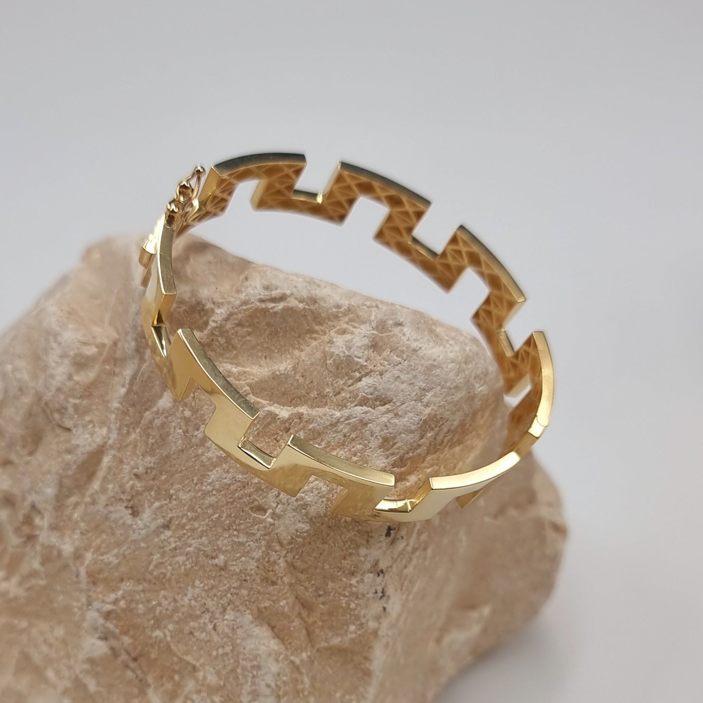 18K Pure Gold Elegant Design Bangle