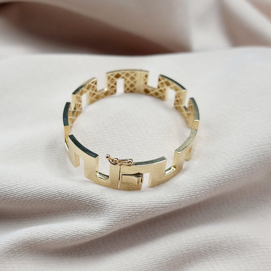 18K Pure Gold Elegant Design Bangle