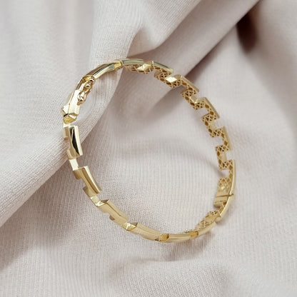 18K Pure Gold Elegant Design Bangle