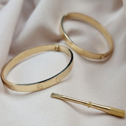 18K Pure Gold C.R Bangle