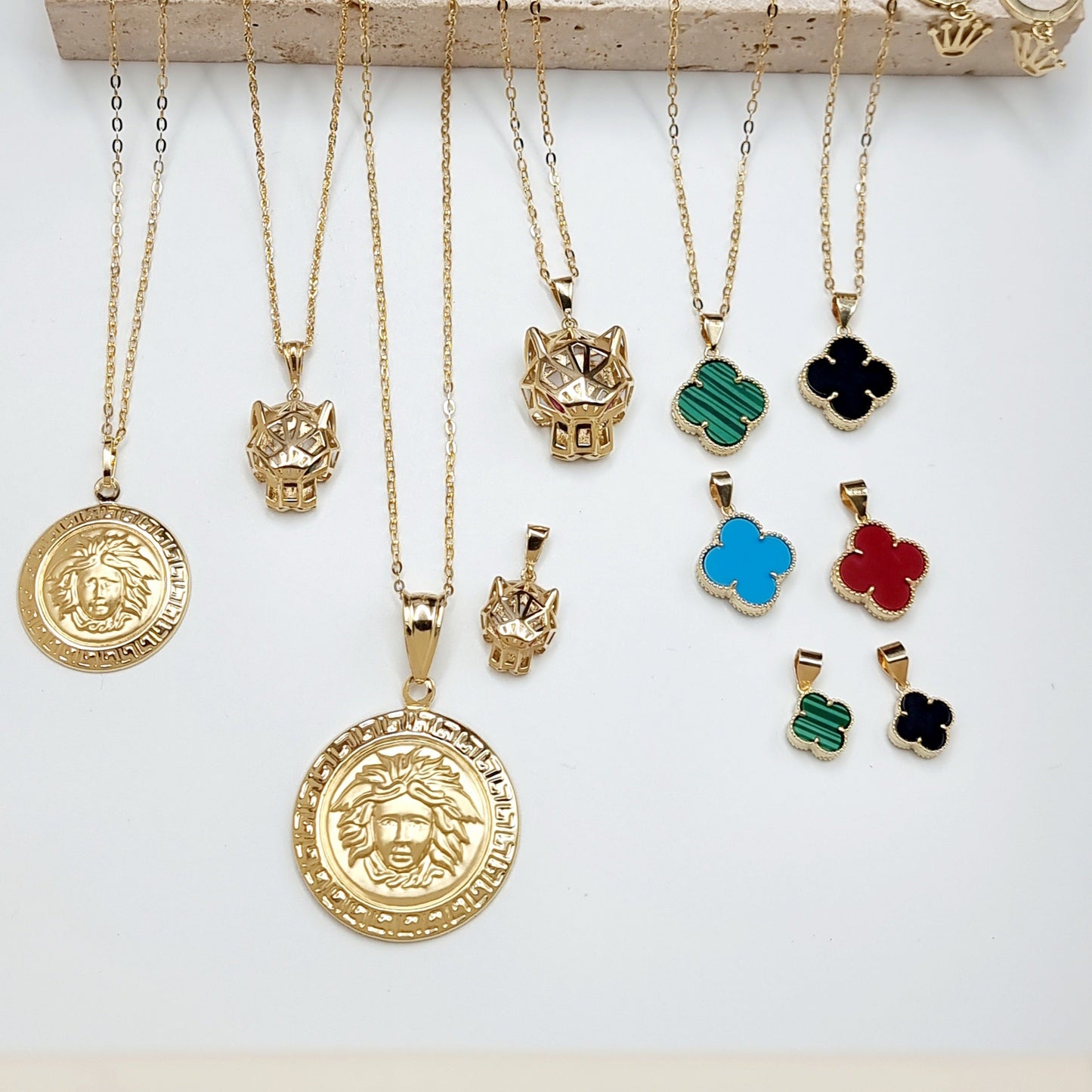 18K Pure Gold V.C Green Necklace