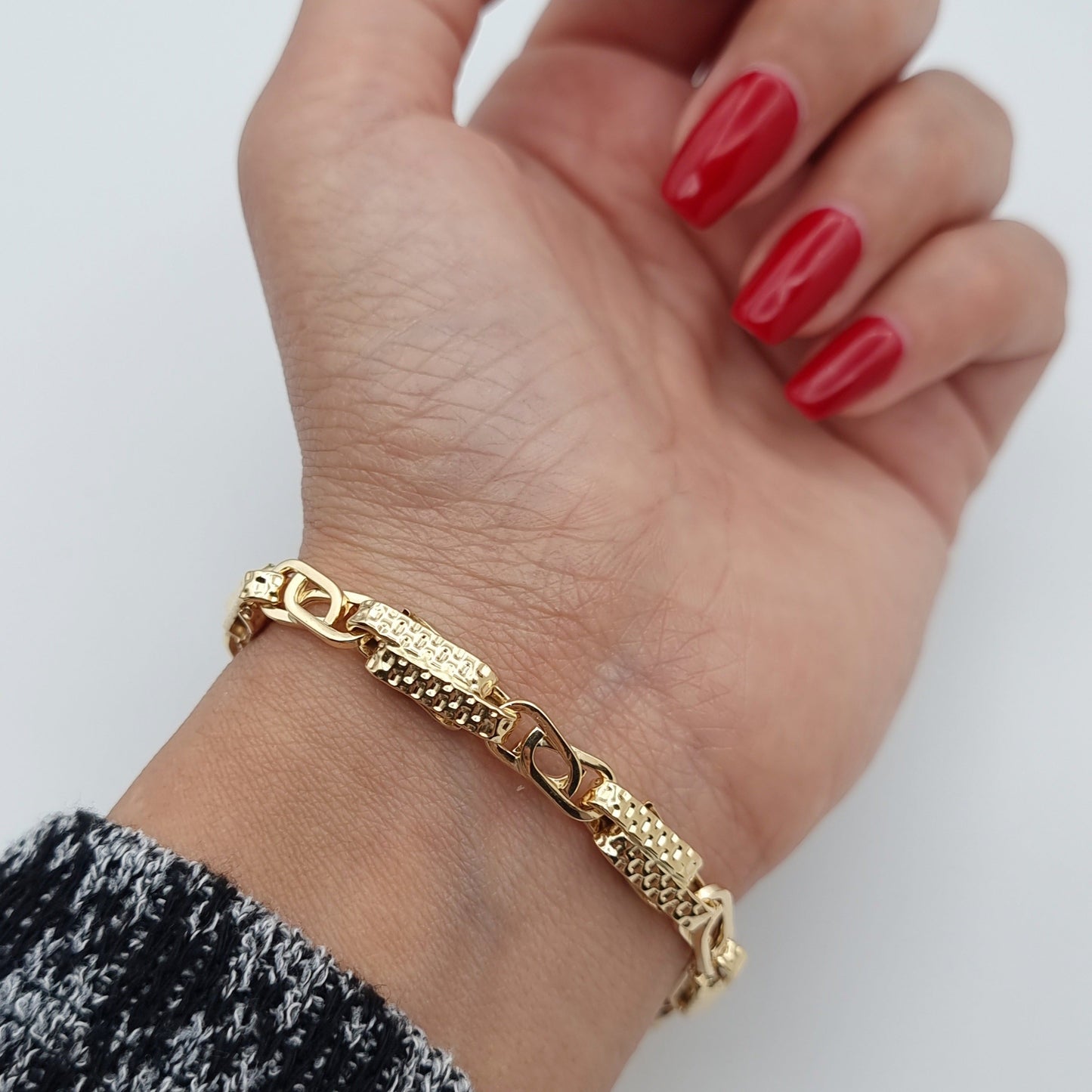18K Pure Gold Elegant Linked Bracelet