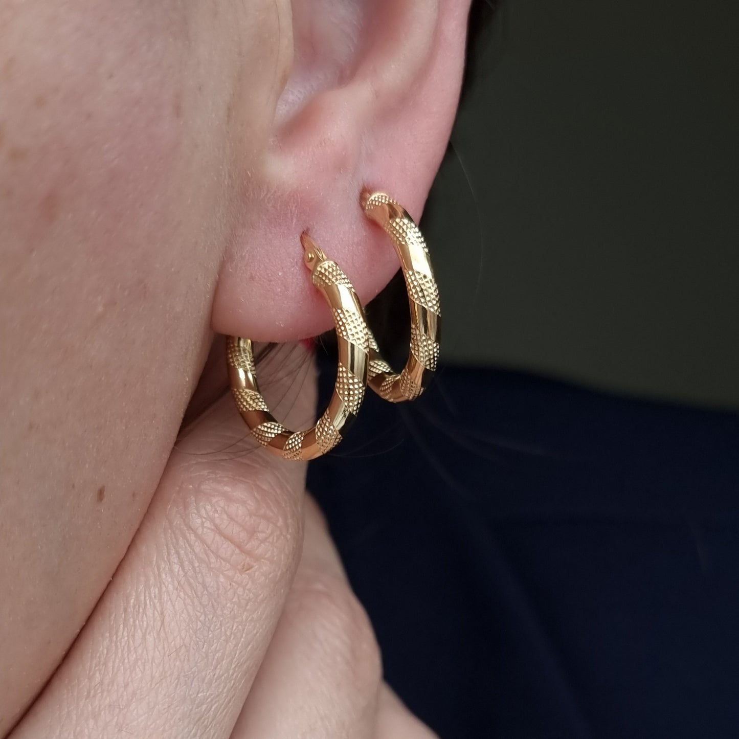 18K Pure Gold Round Earrings