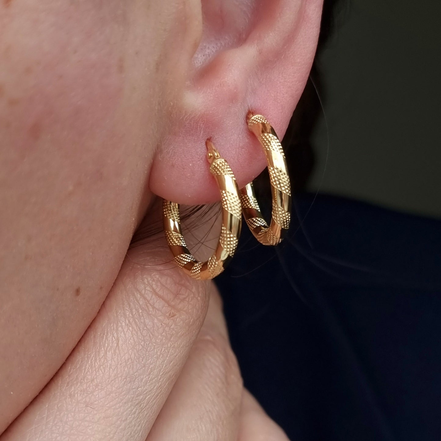 18K Pure Gold Round Earrings