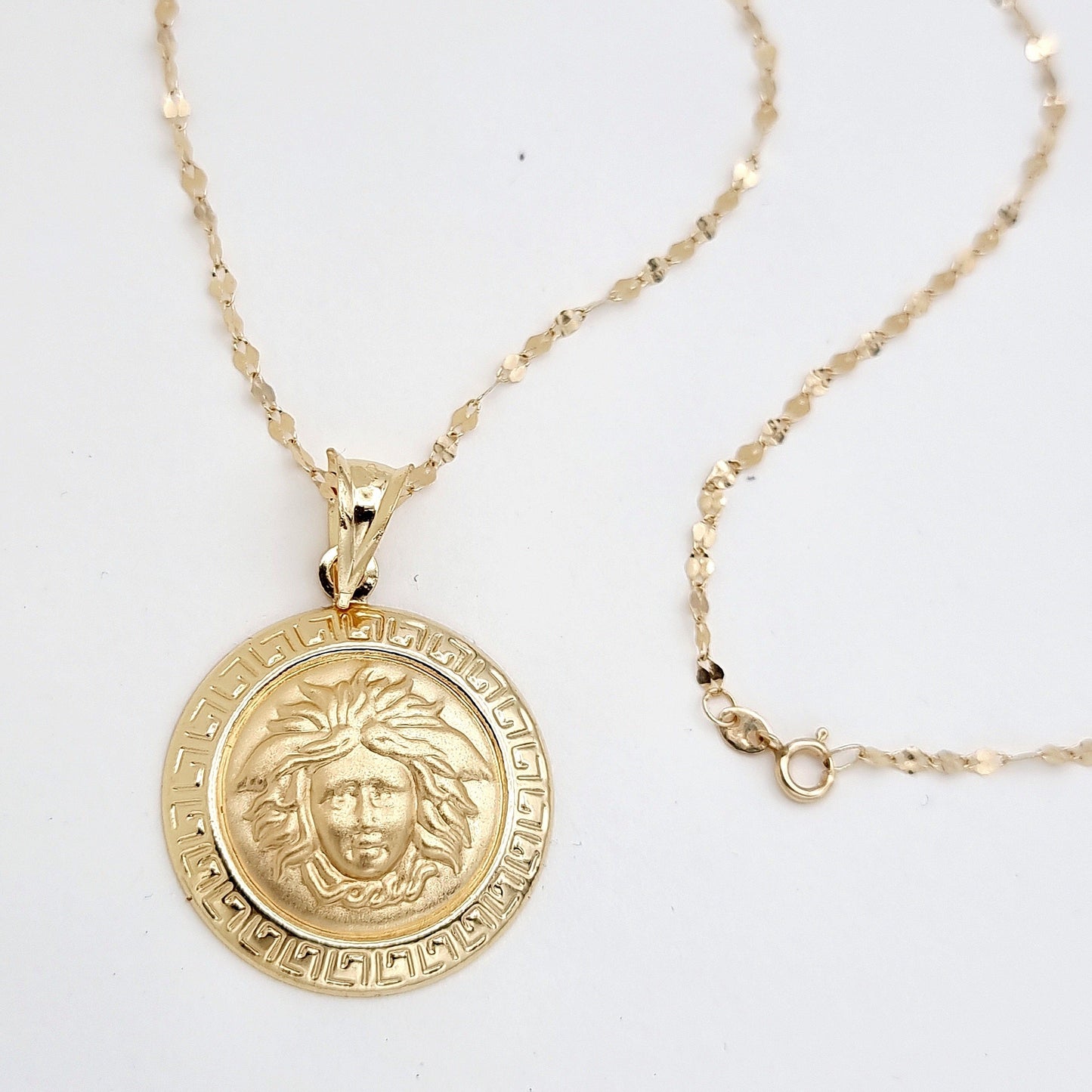 18K Pure Gold Elegant Round Necklace