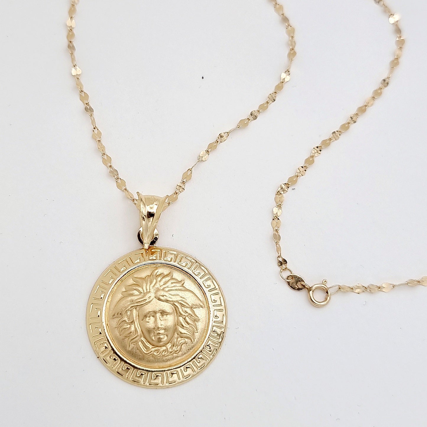 18K Pure Gold Elegant Round Necklace