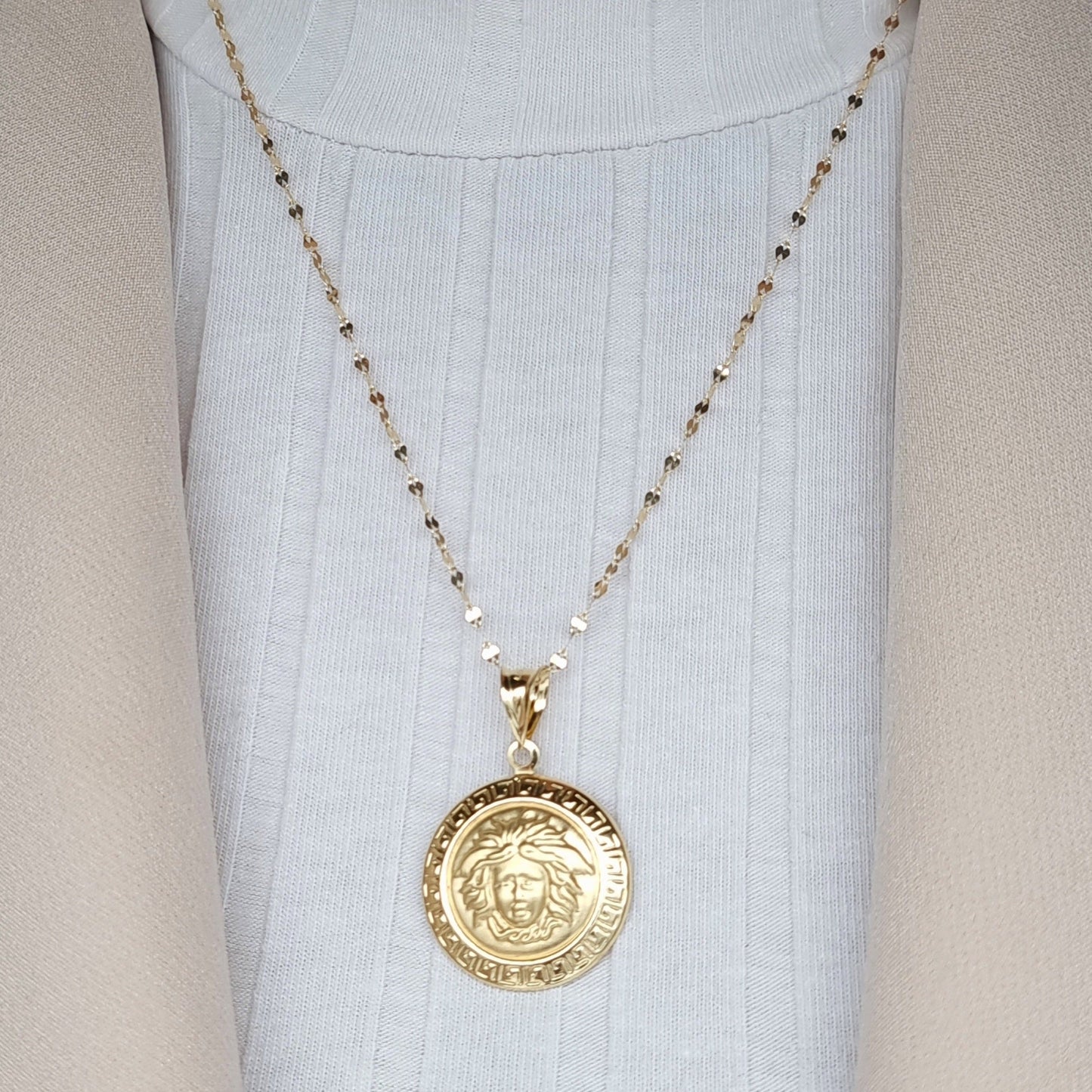 18K Pure Gold Elegant Round Necklace