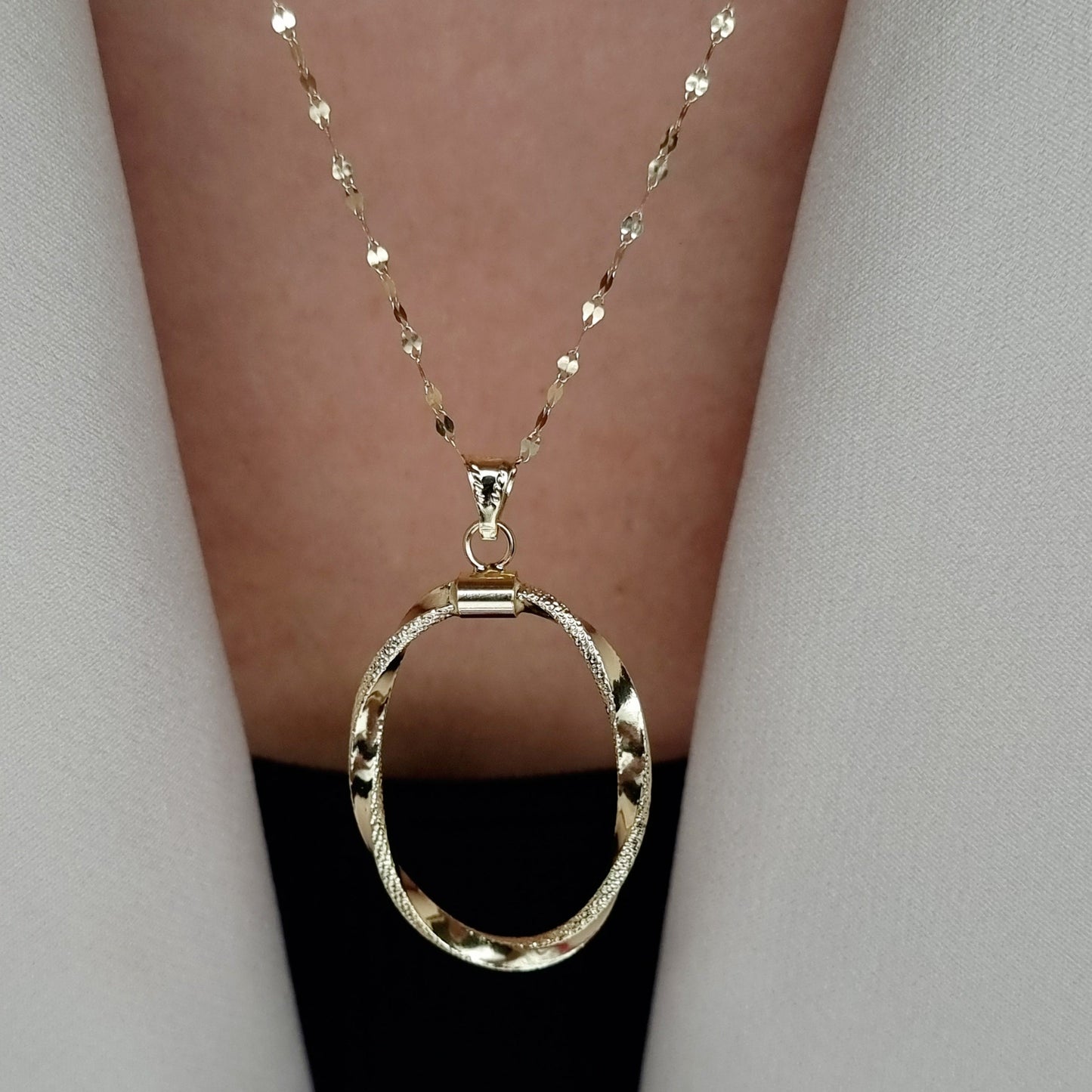 18K Pure Gold Twisted Oval Necklace