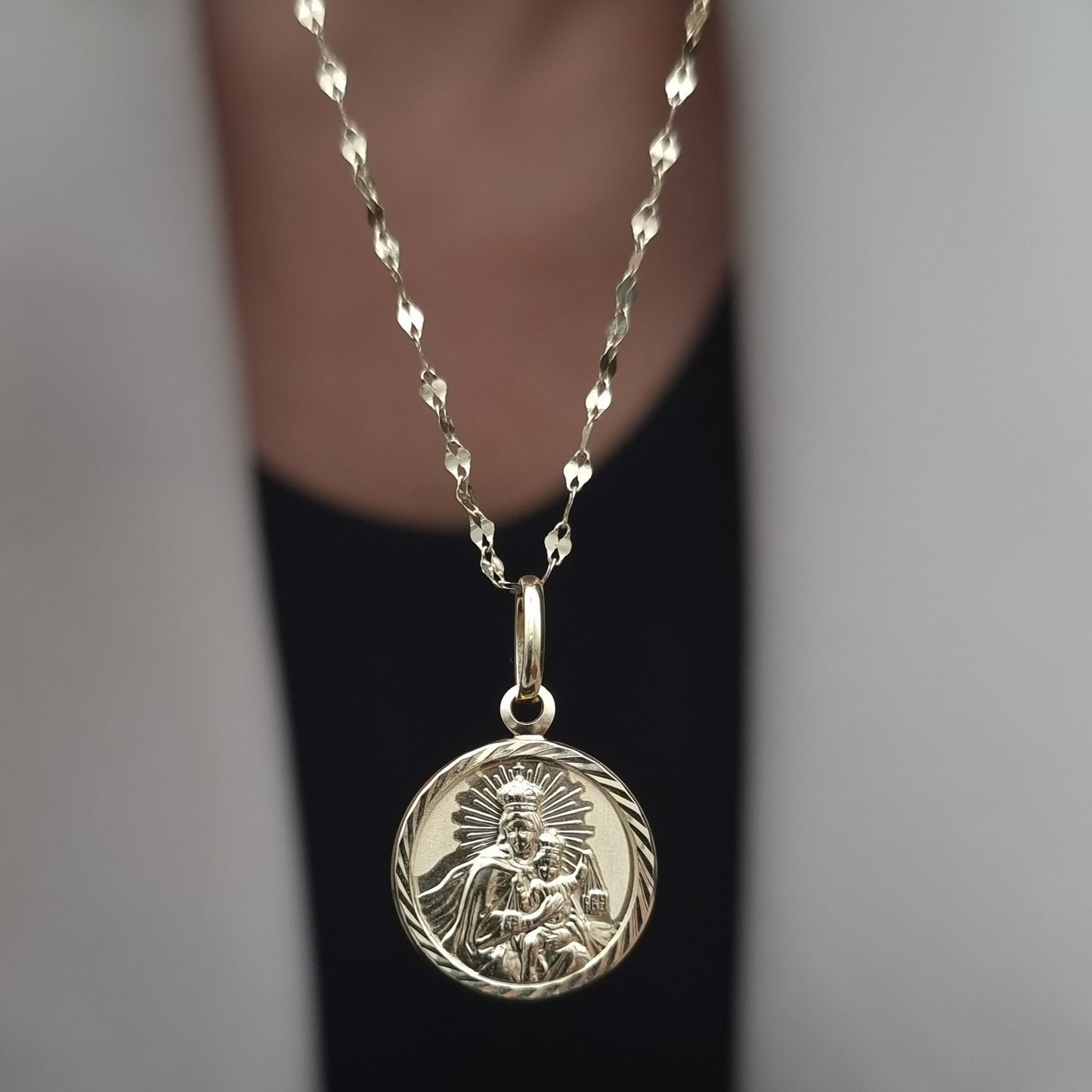 18K Pure Gold Round Religious Necklace