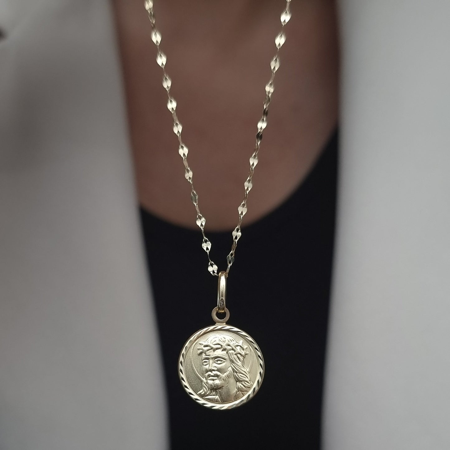 18K Pure Gold Round Jesus Religious Necklace