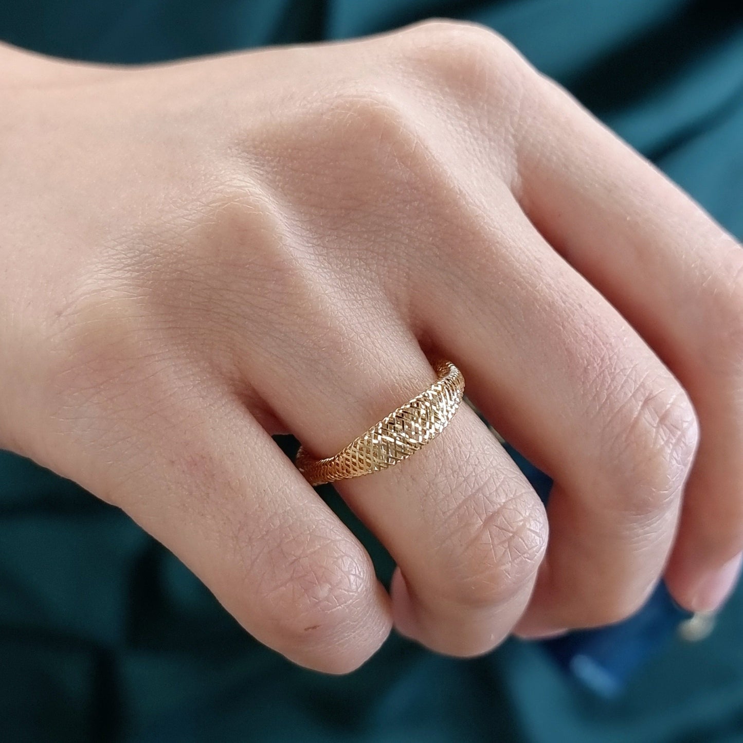 18K Pure Gold Twisted Ring