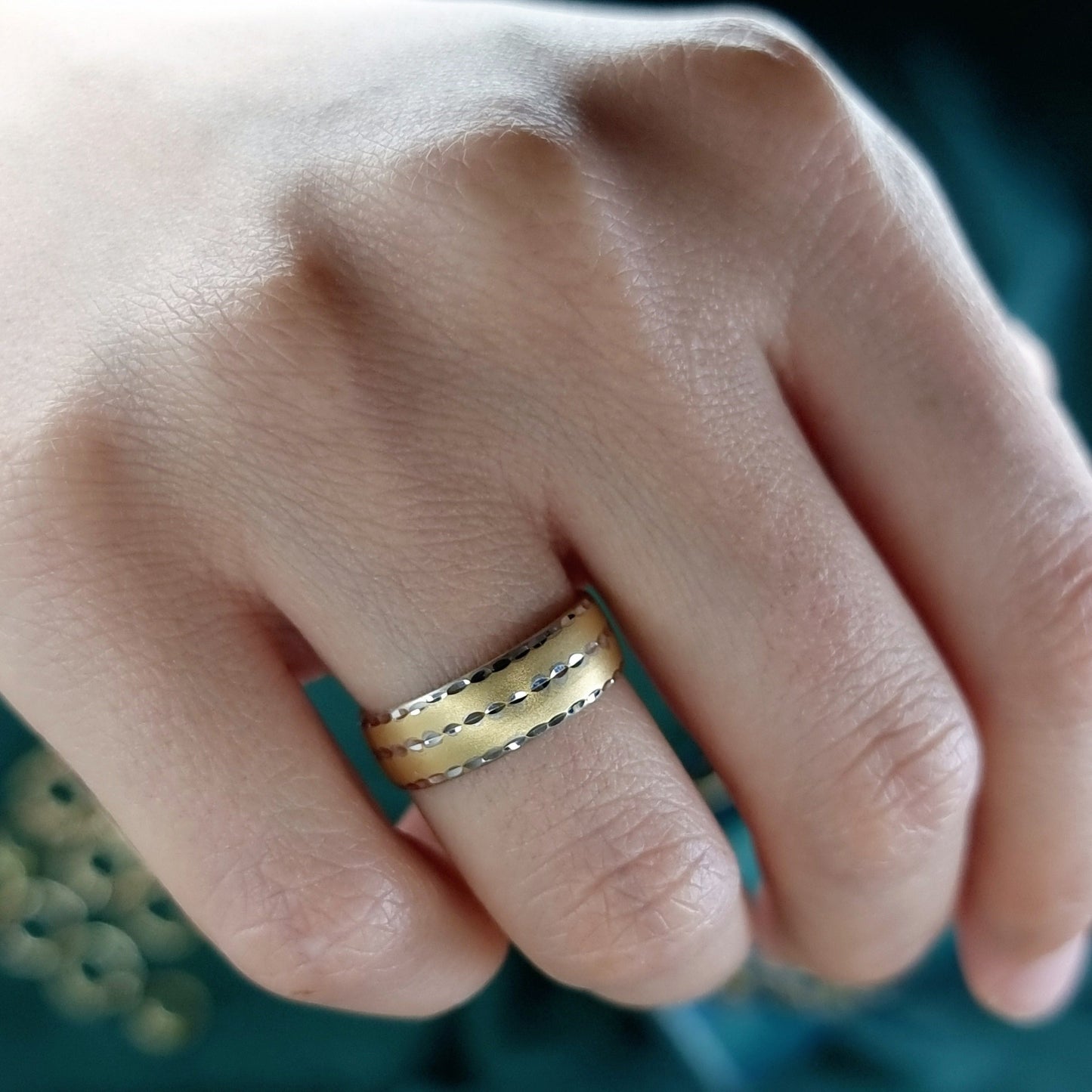 18K Pure Gold Round Line Ring