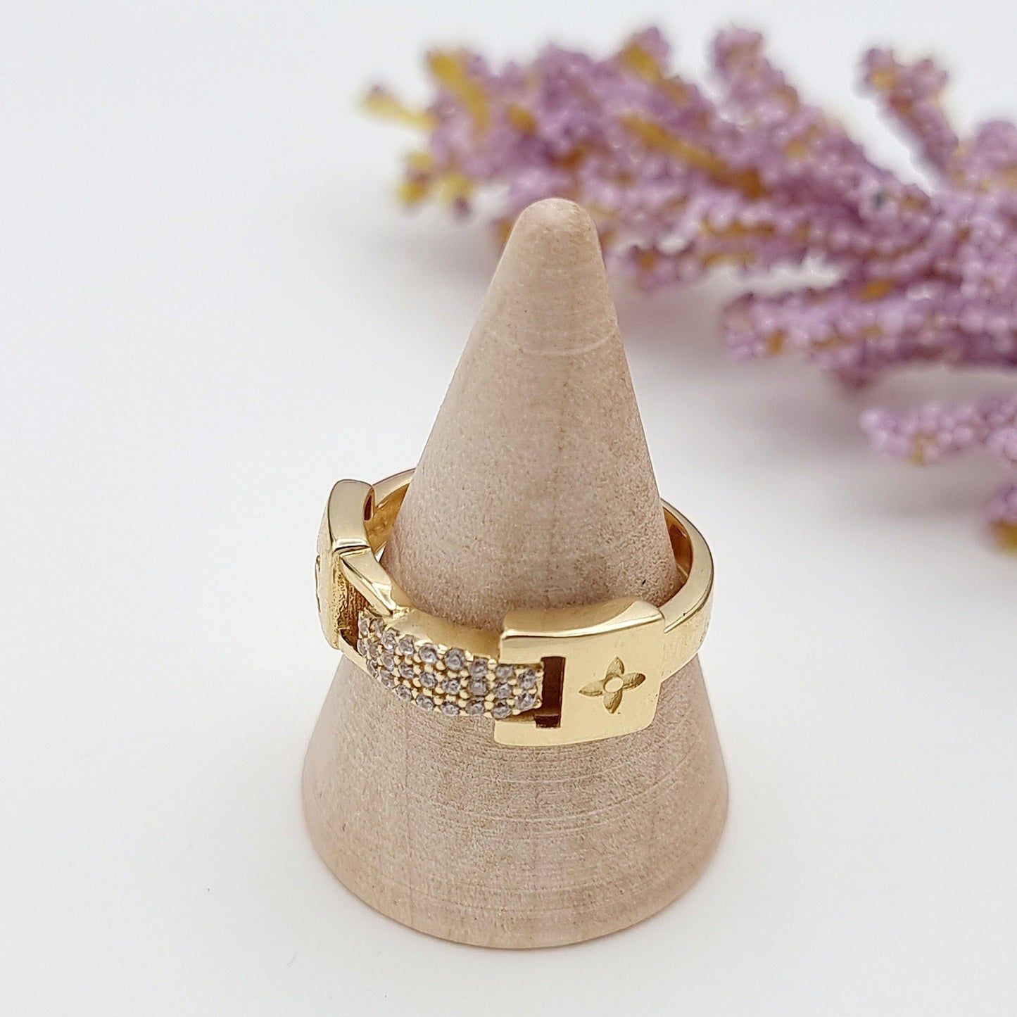 18K Pure Gold Elegant Stone Ring