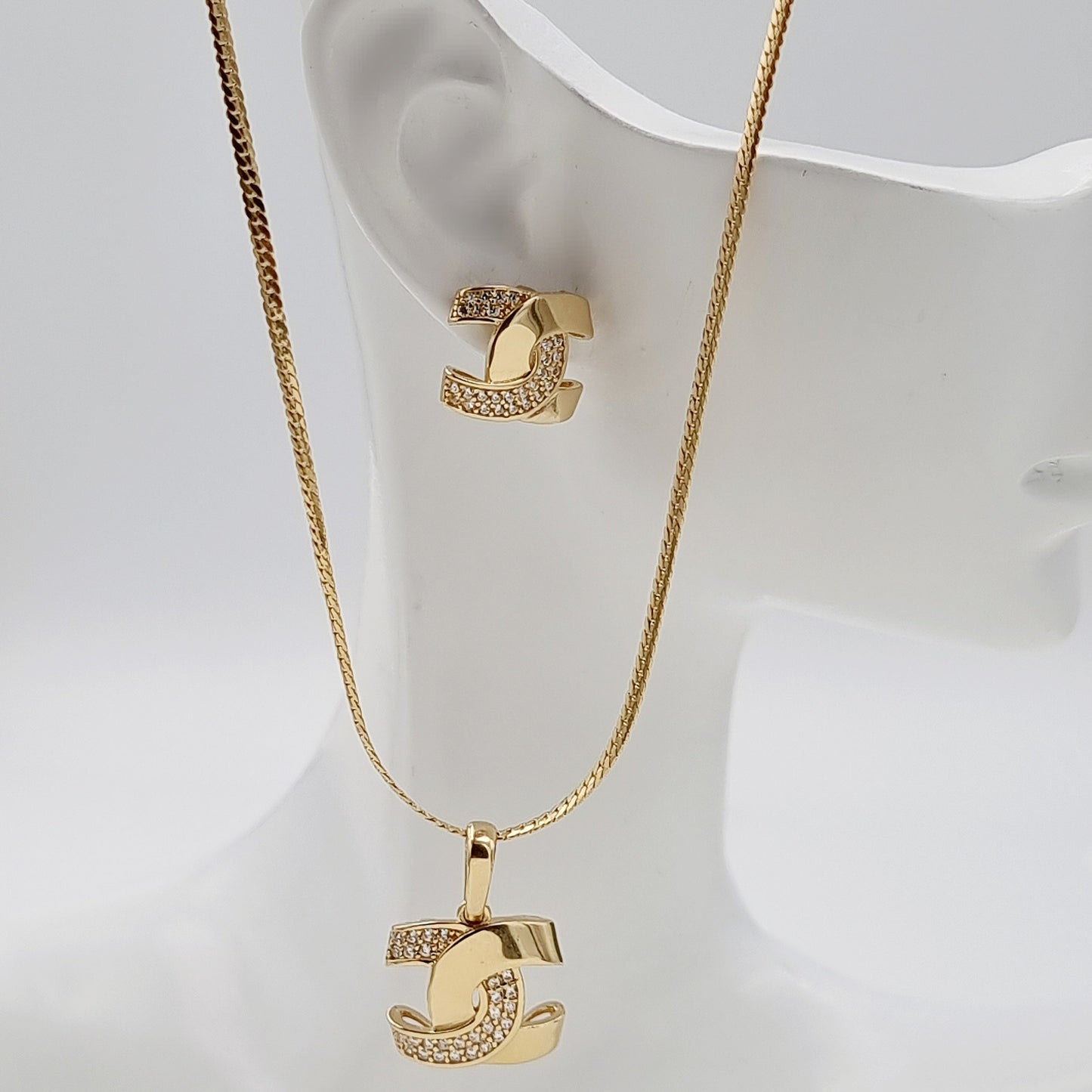 18K Pure Gold Elegant C.H Stone Jewelry Set