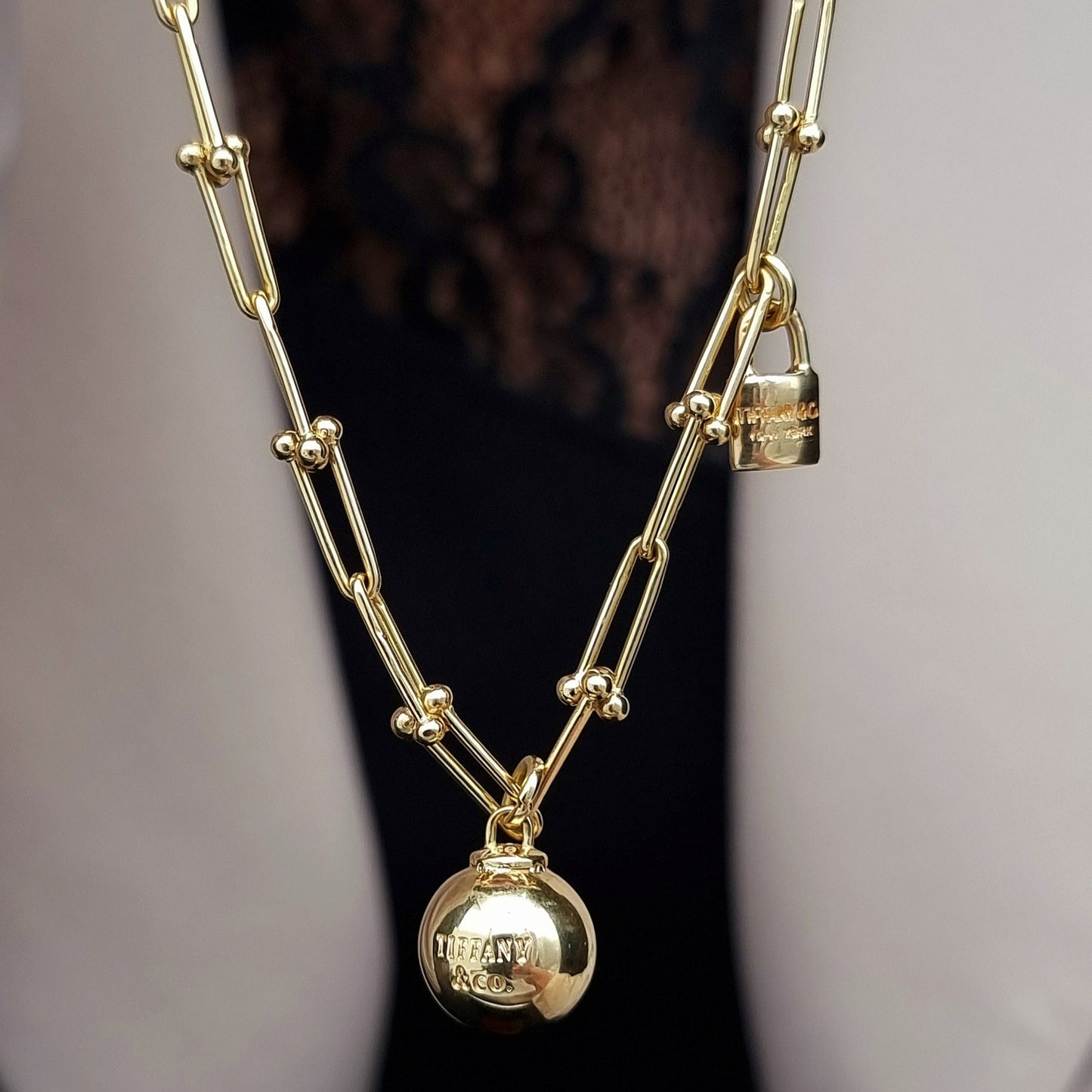 18K Pure Gold Linked Ball & Lock Necklace