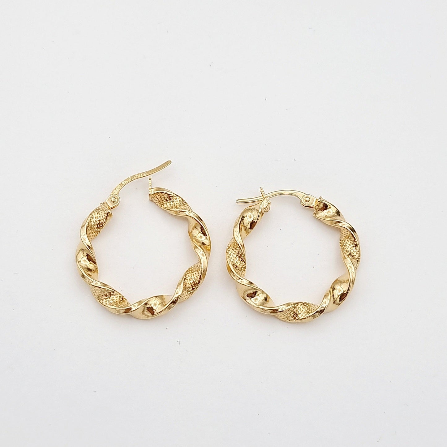 18K Pure Gold Twisted Round Earrings