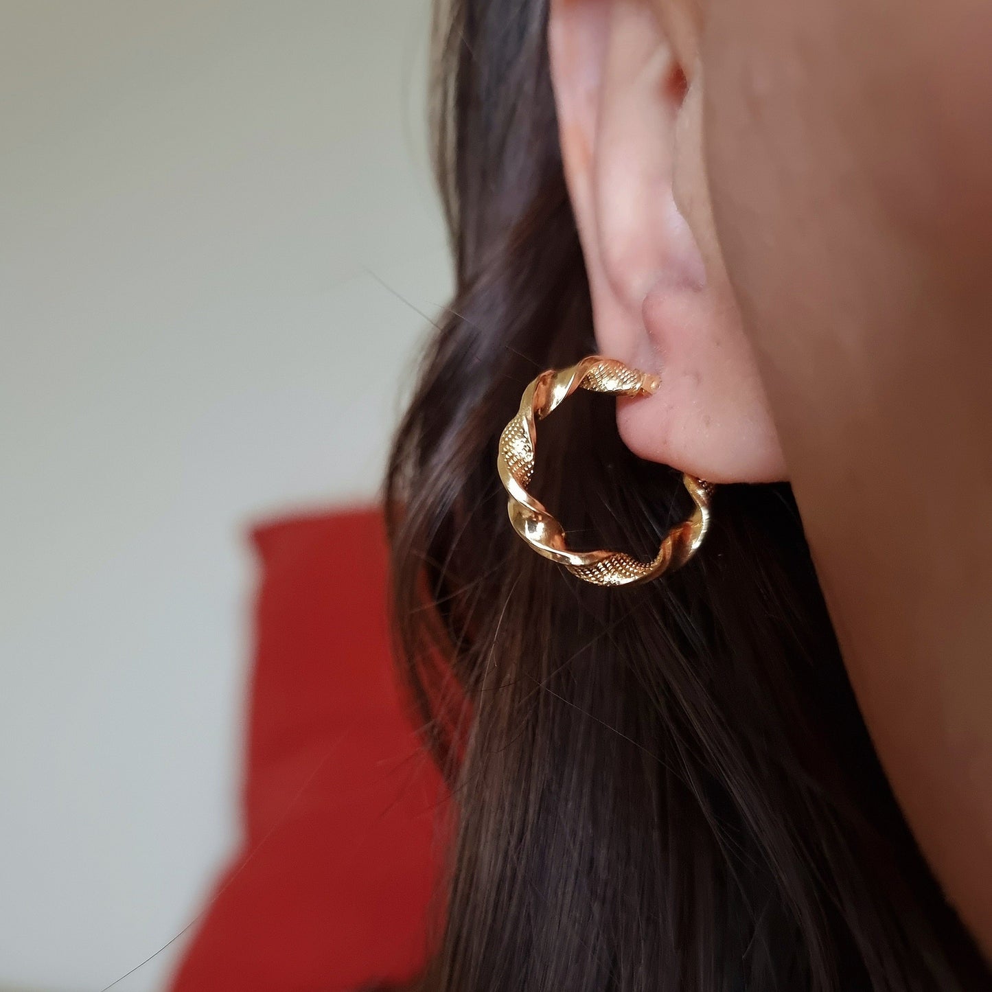 18K Pure Gold Twisted Round Earrings