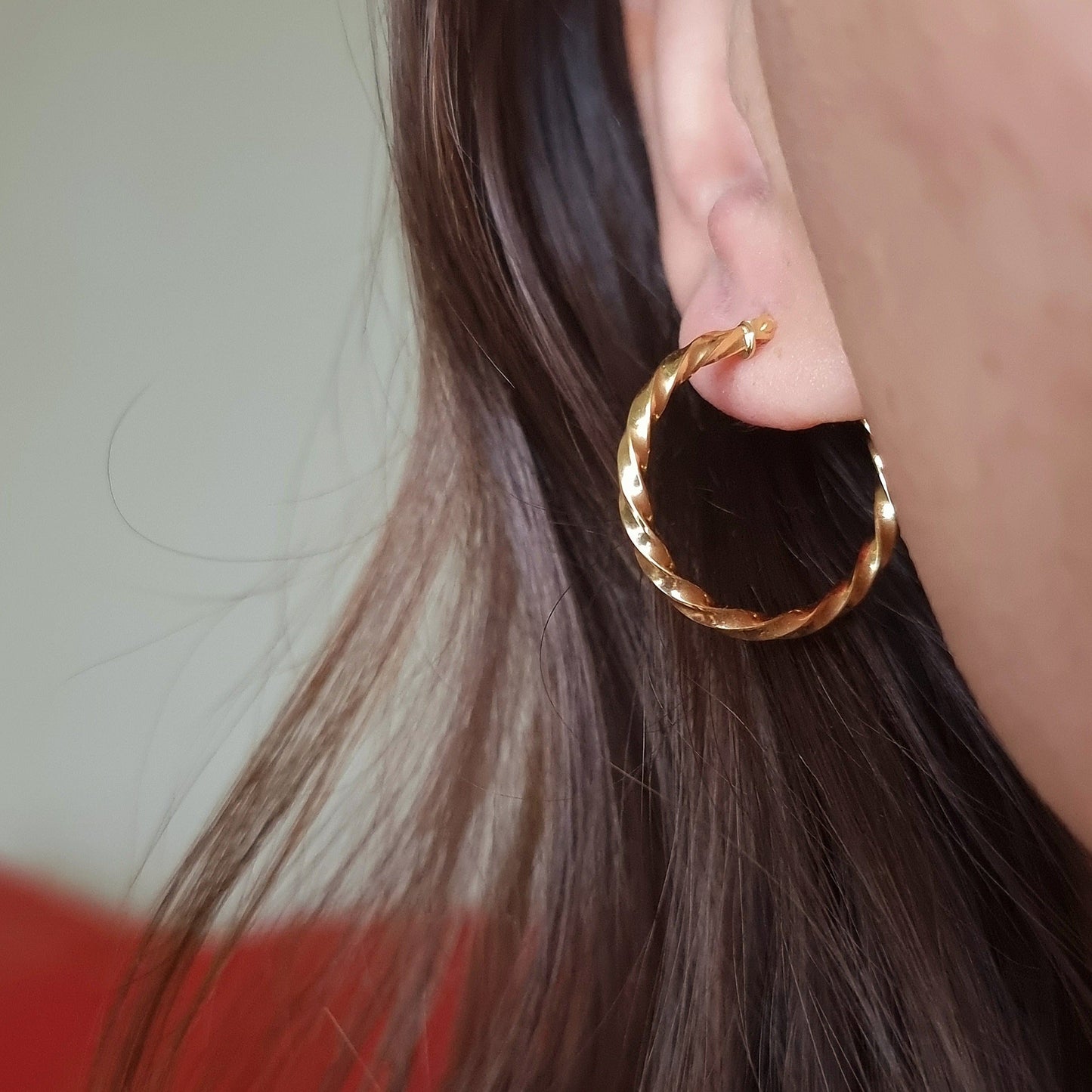 18K Pure Gold Twisted Round Earrings