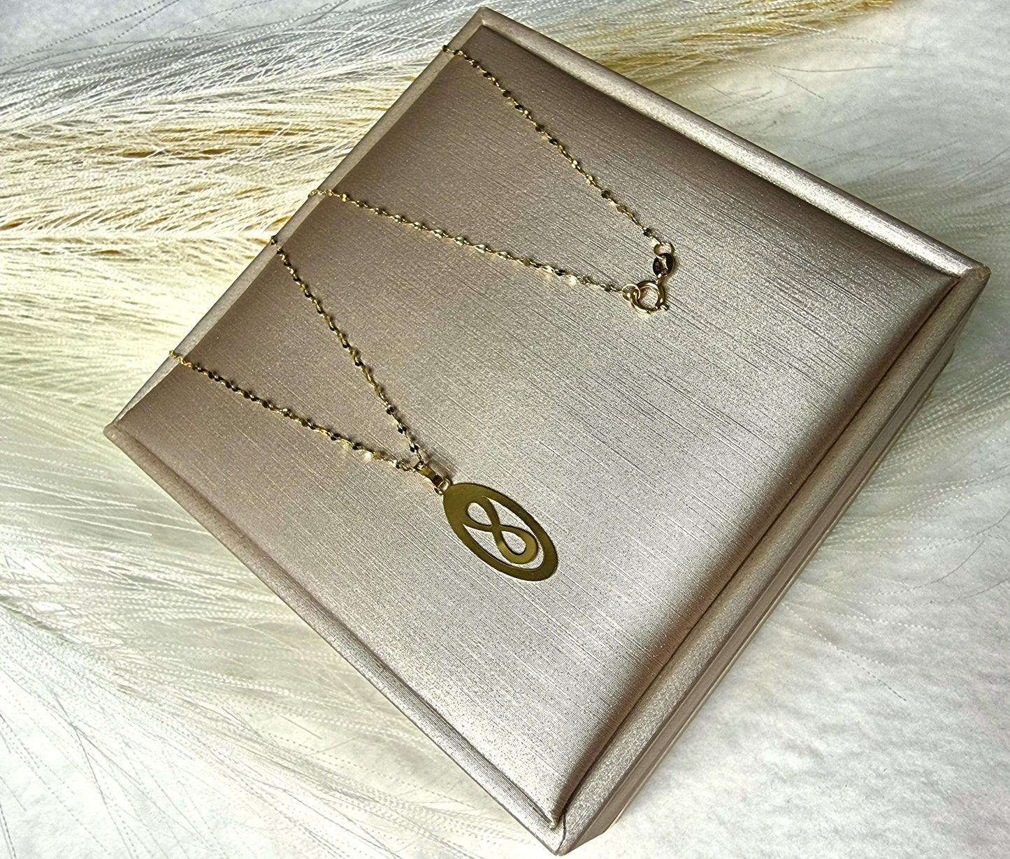 18K Pure Gold Infinity Design Necklace