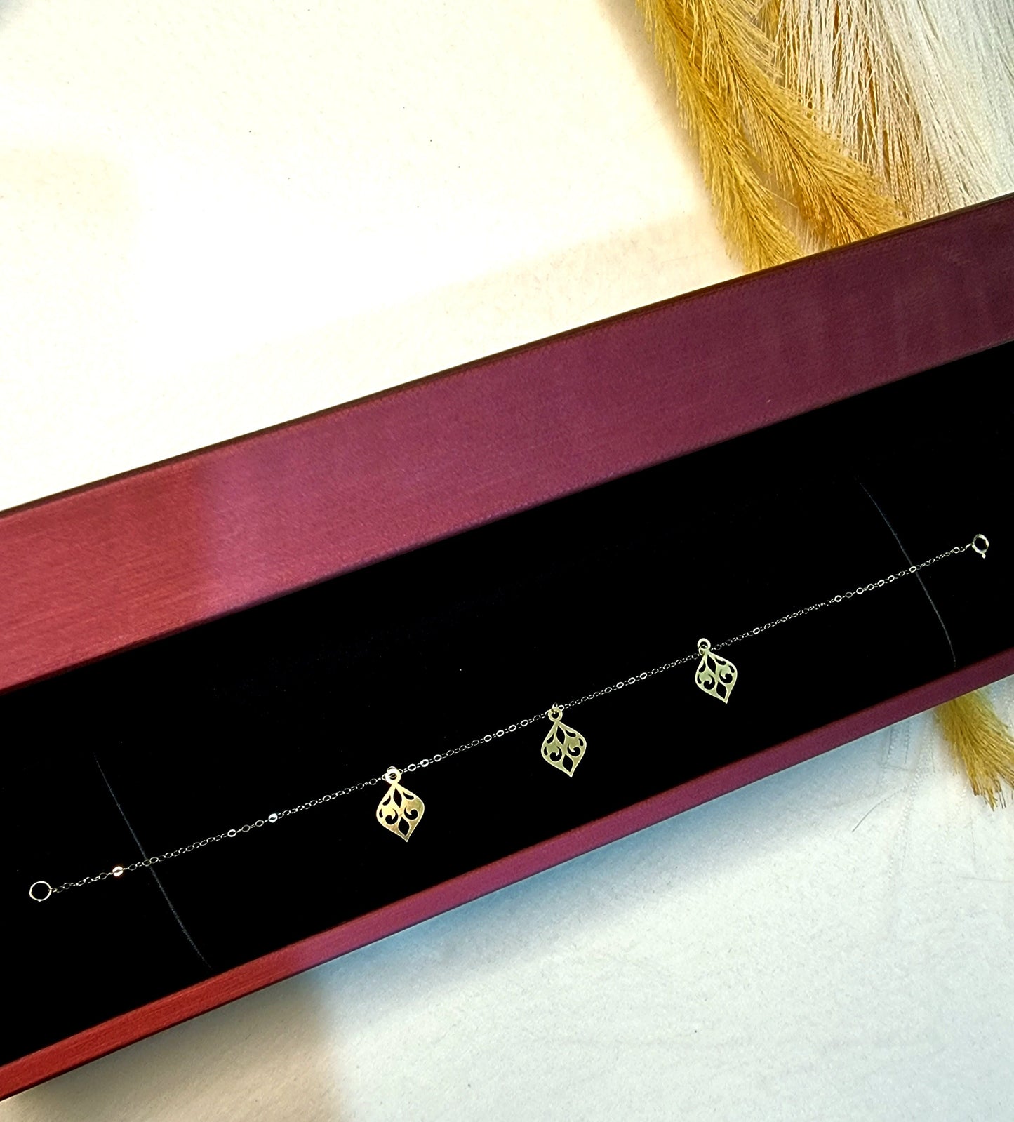 18K Pure Gold Fine Leaf Bracelet