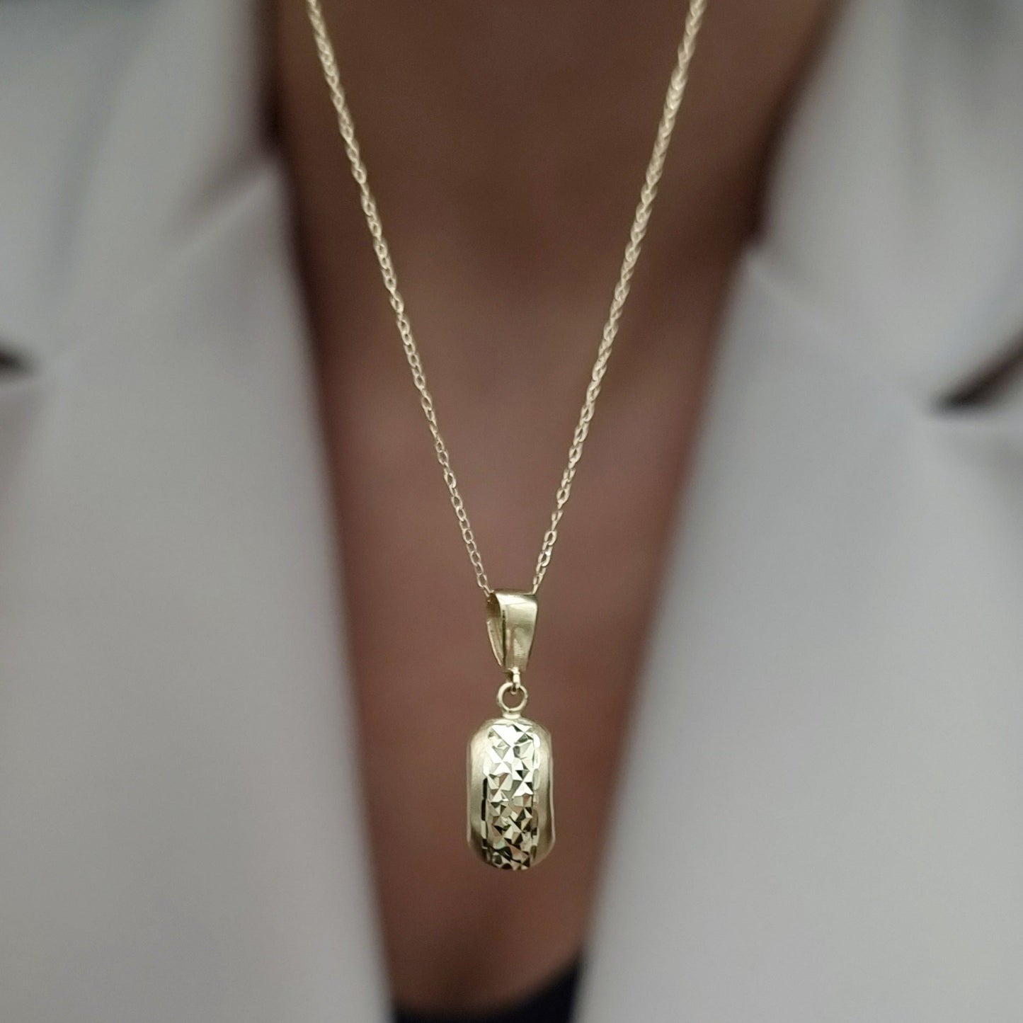 18K Pure Gold Curved Pendant Necklace