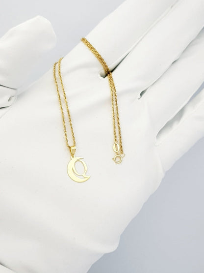 18K Pure Gold Halfmoon Letter Q Design Necklace