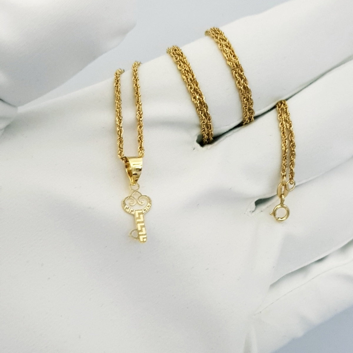 18K Pure Gold Elegant Key Design Necklace | Necklace | 18K Gold Jewelry