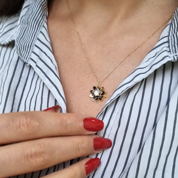 18K Pure Gold Flower w/ Zircon Stone Design Necklace