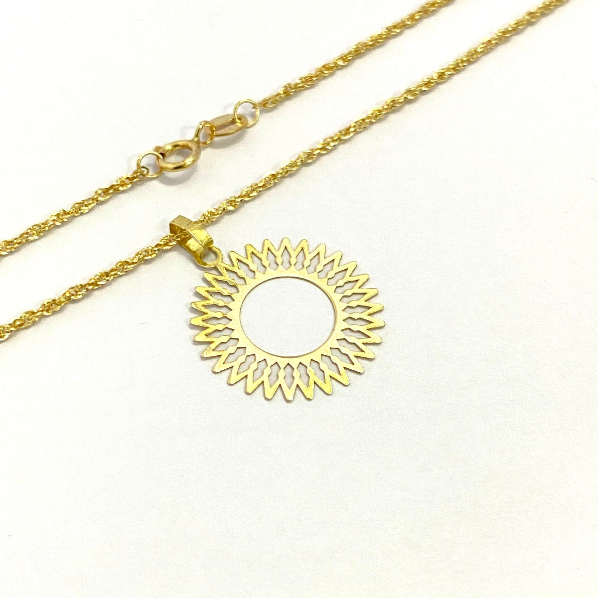18K Pure Gold Elegant Round Design Pendant Necklace | Necklace | 18K Gold Jewelry