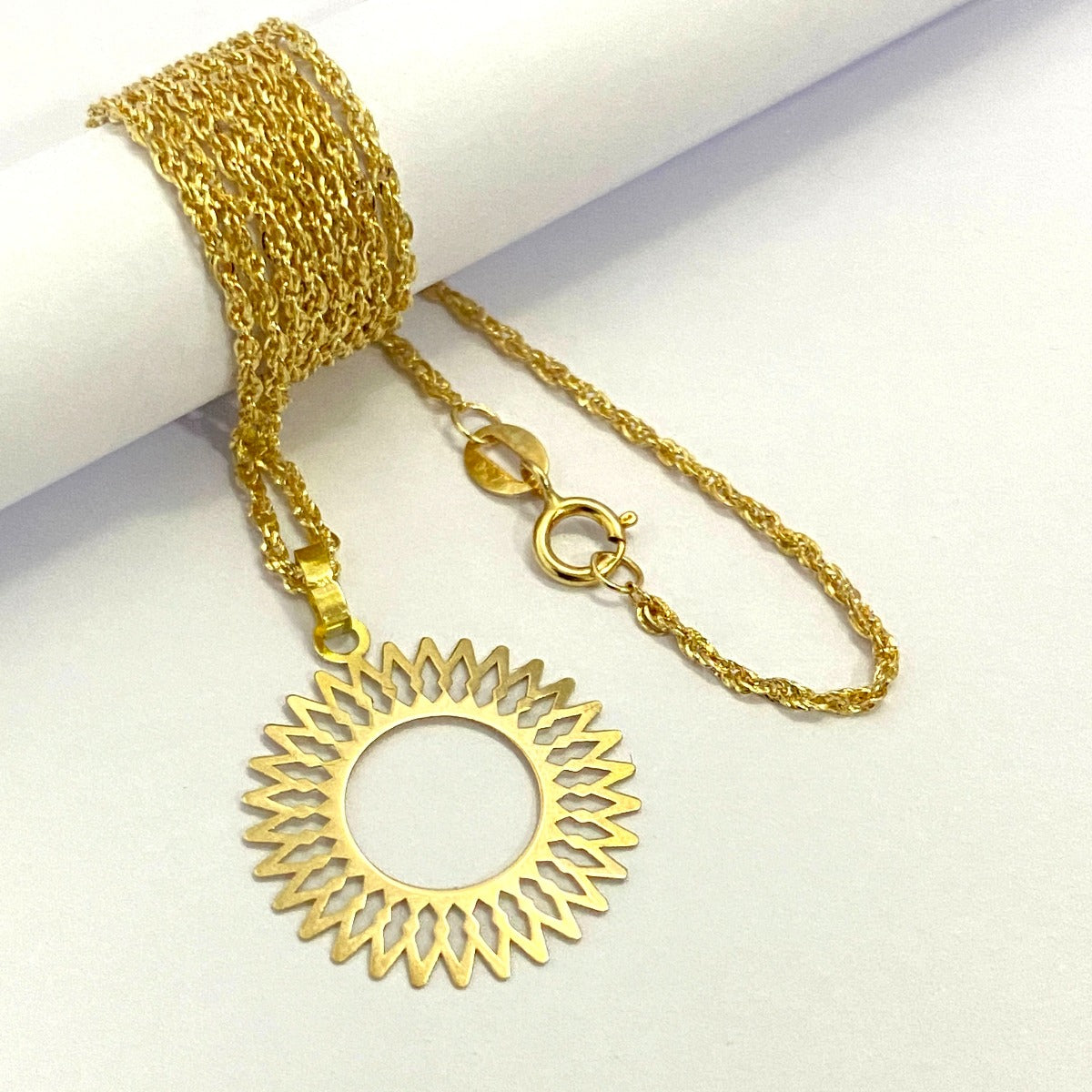 18K Pure Gold Elegant Round Design Pendant Necklace | Necklace | 18K Gold Jewelry