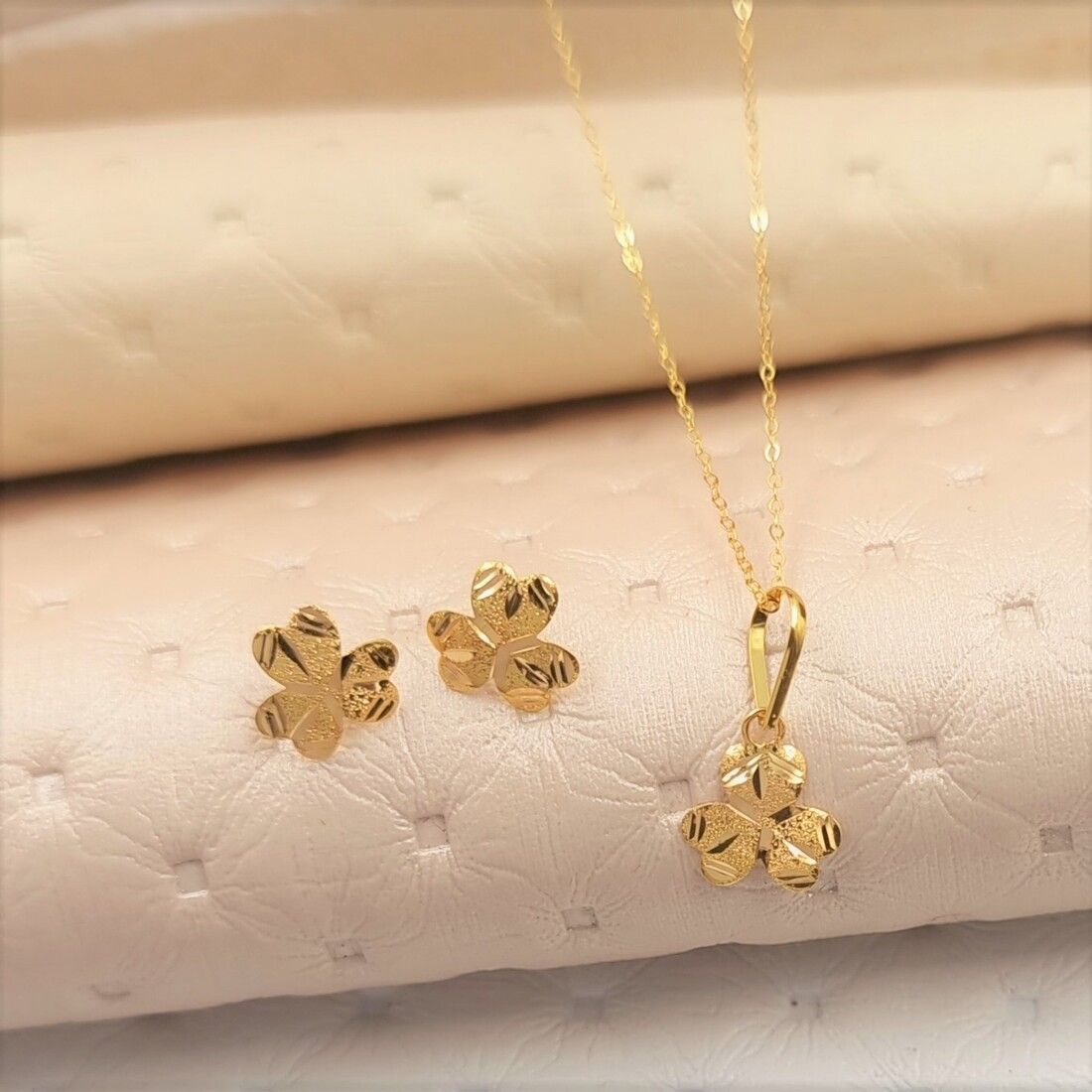 18K Pure Gold Screw Design Jewelry Set